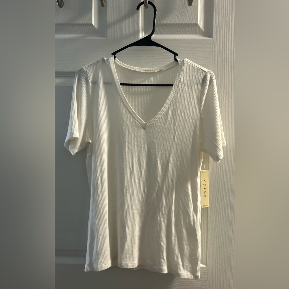 Women’s Cyrus Short Sleeve V-Neck Ribbed Top Size M NWT